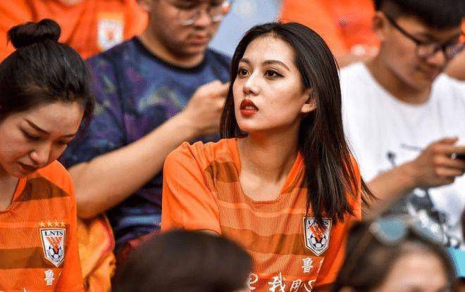 邻居家的的两个女儿